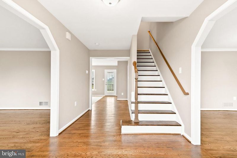 3745 Maplecrest Dr, Knoxville, MD 21758