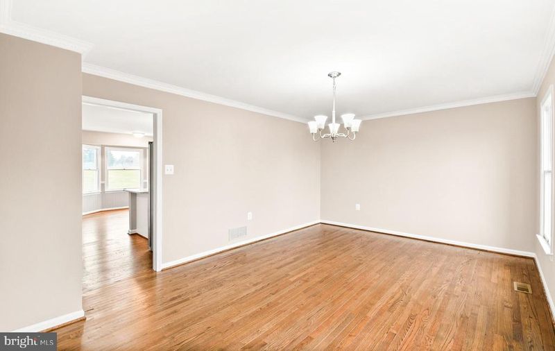3745 Maplecrest Dr, Knoxville, MD 21758