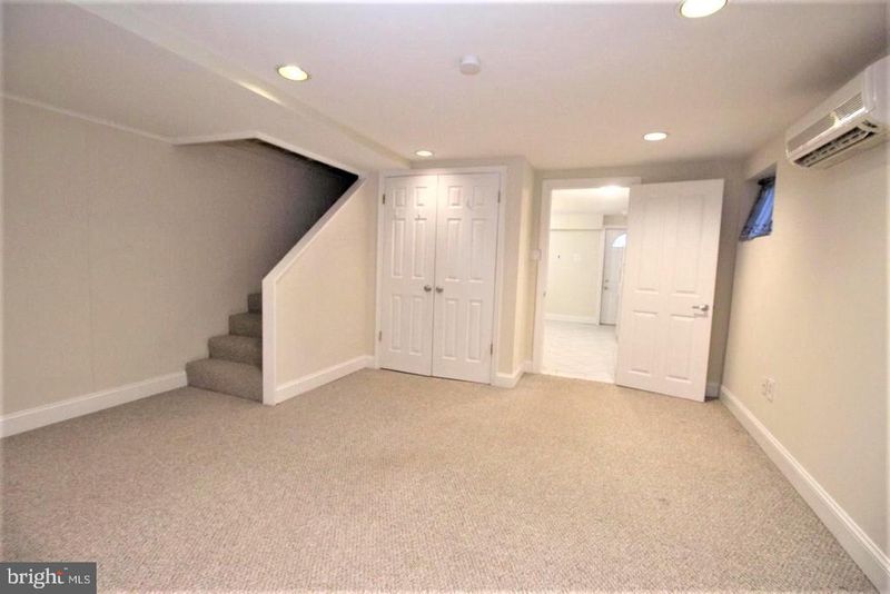 11 Myrtle St E, Alexandria, VA 22301