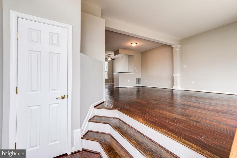 6160 Cinnamon Ct, Alexandria, VA 22310