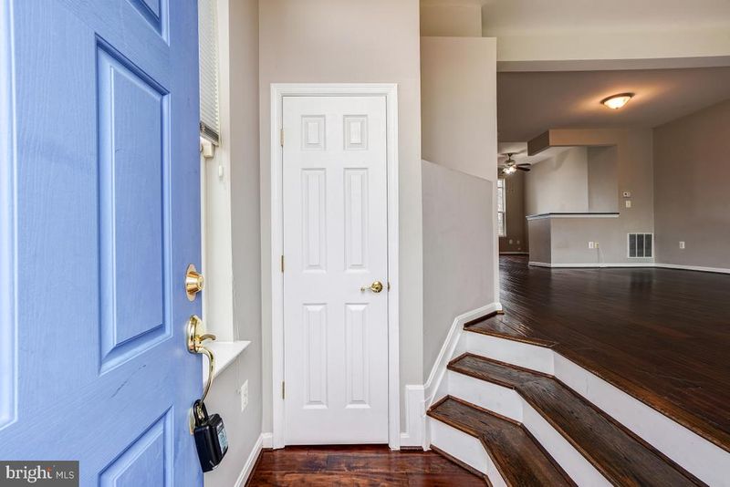 6160 Cinnamon Ct, Alexandria, VA 22310