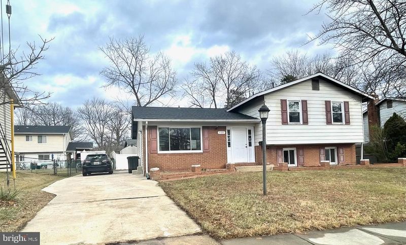 5109 Whitfield Chapel Rd, Lanham, MD 20706
