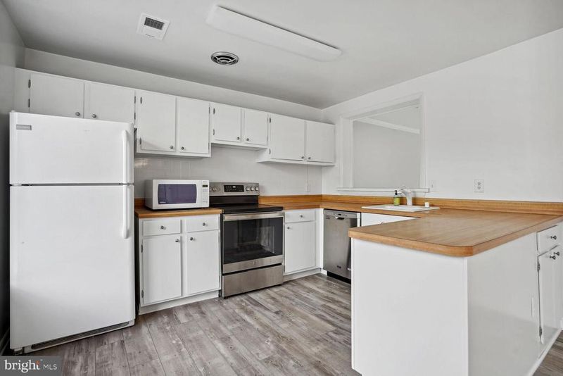 642 15th St S #2, Arlington, VA 22202