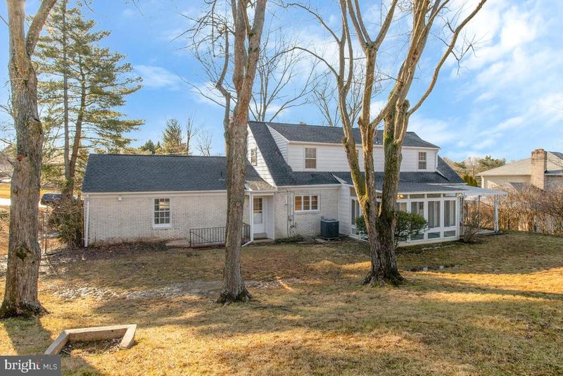 2409 E Gate Dr, Silver Spring, MD 20906