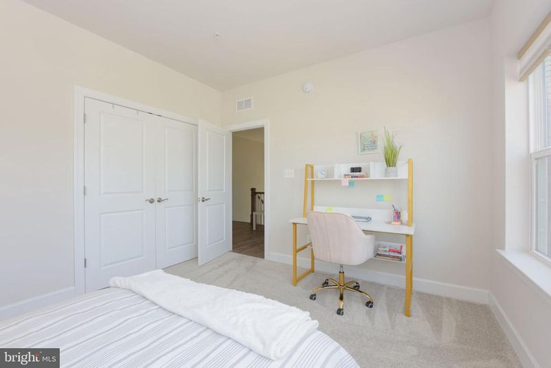 2322 Duncan Ln, Waldorf, MD 20603