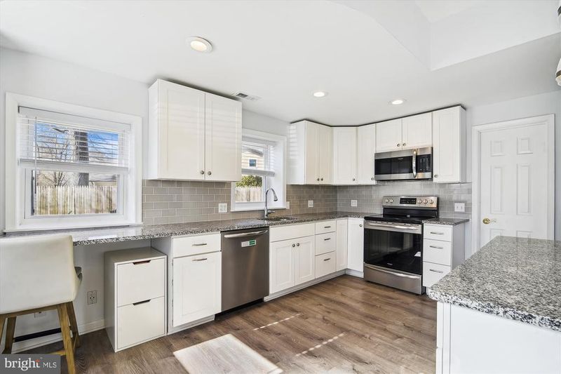 1126 Cherry Point Rd, West River, MD 20778
