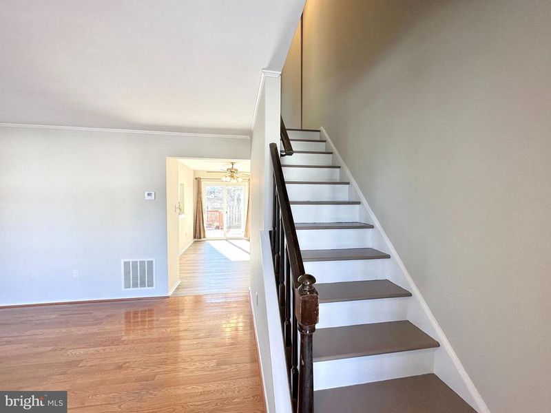 402 Carousel Ct, Gaithersburg, MD 20877
