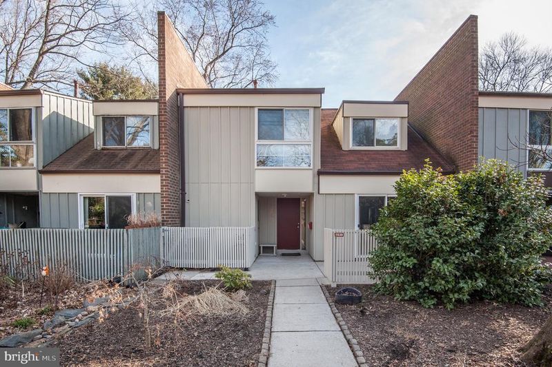 11539 Links Dr, Reston, VA 20190