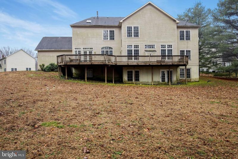 2000 Gresham Ln, Davidsonville, MD 21035