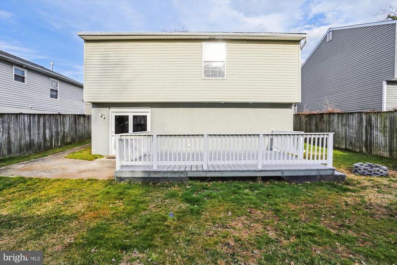 7804 E Shore Rd, Pasadena, MD 21122