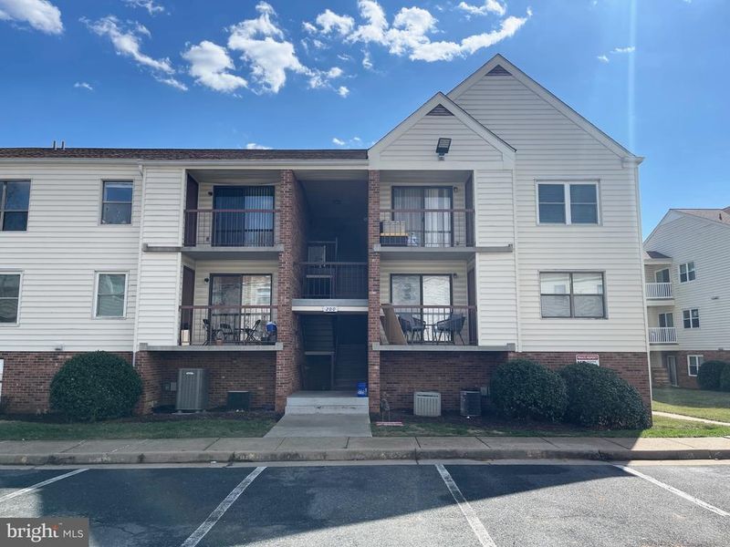 200 Chesterfield Ln #302, Stafford, VA 22556