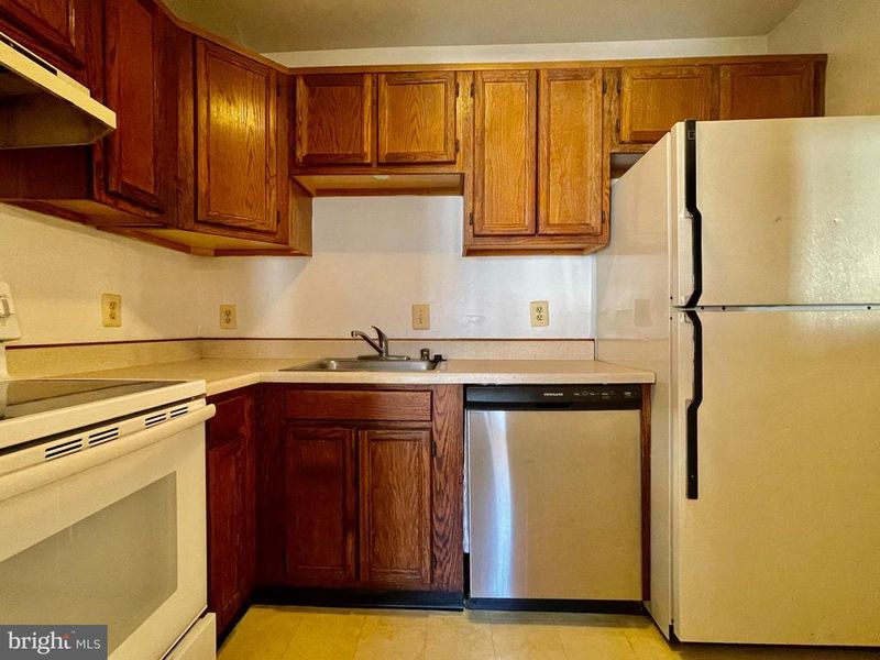 200 Chesterfield Ln #302, Stafford, VA 22556