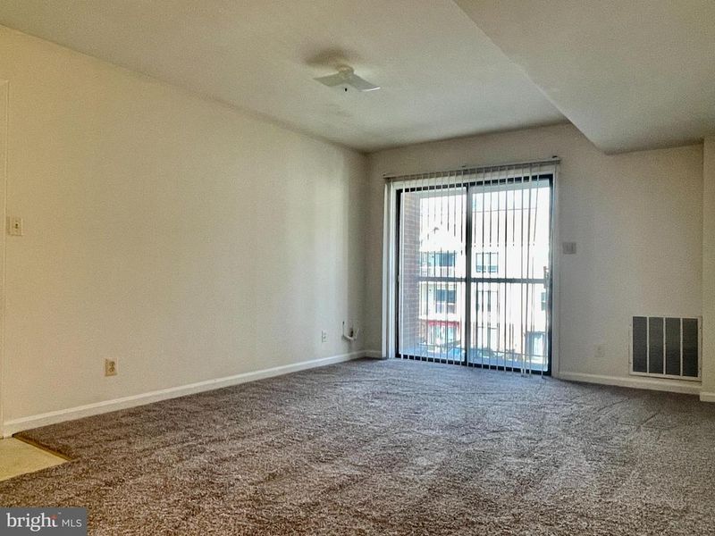 200 Chesterfield Ln #302, Stafford, VA 22556