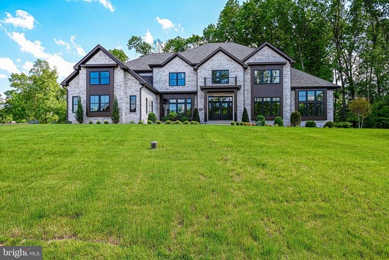 10697 Bright Willow Ln, Vienna, VA 22181