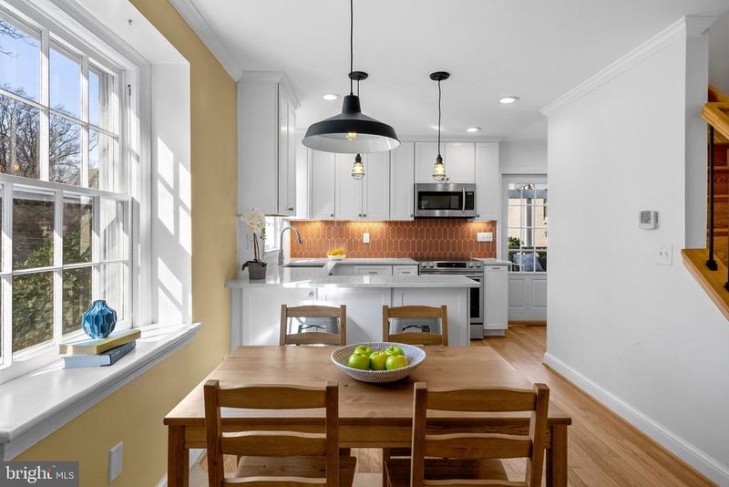 10207 Cherry Tree Ln, Silver Spring, MD 20901