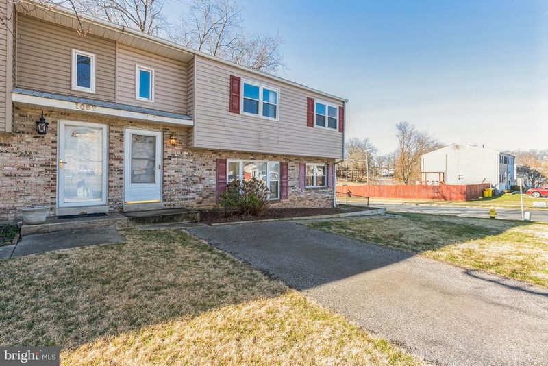 1065 Kings Rd, Pasadena, MD 21122