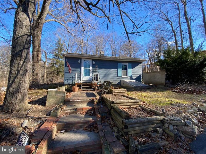 811 Johnson Ave, Silver Spring, MD 20904