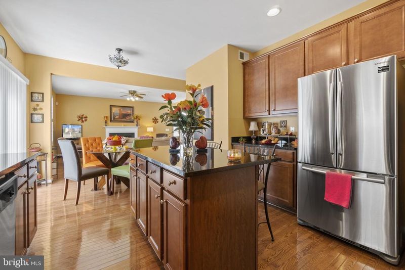 18571 Quantico Gateway Dr, Triangle, VA 22172