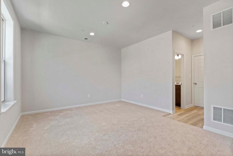 1727 Evansberry Dr, Frederick, MD 21701