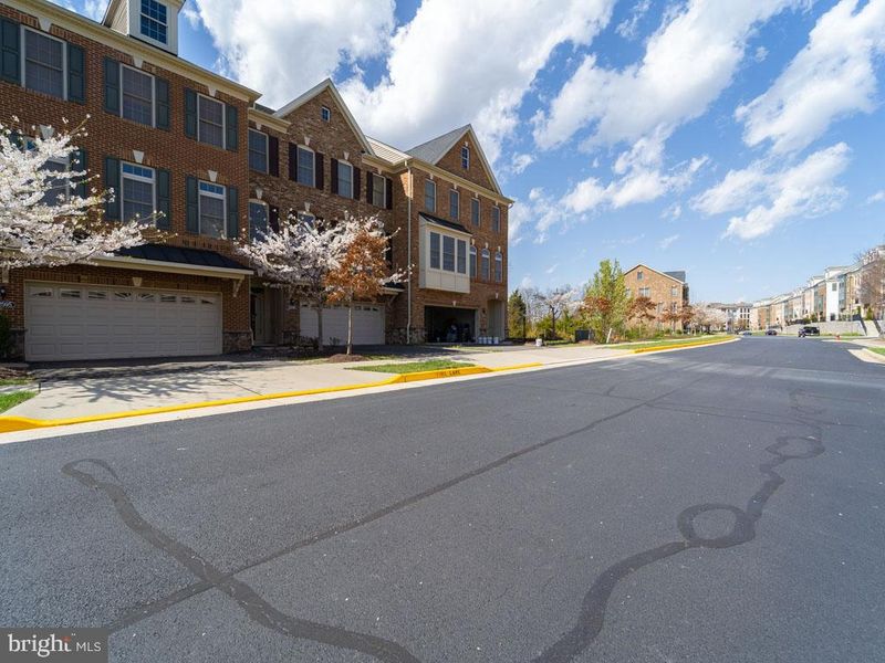 22595 Windsor Locks Sq, Ashburn, VA 20148