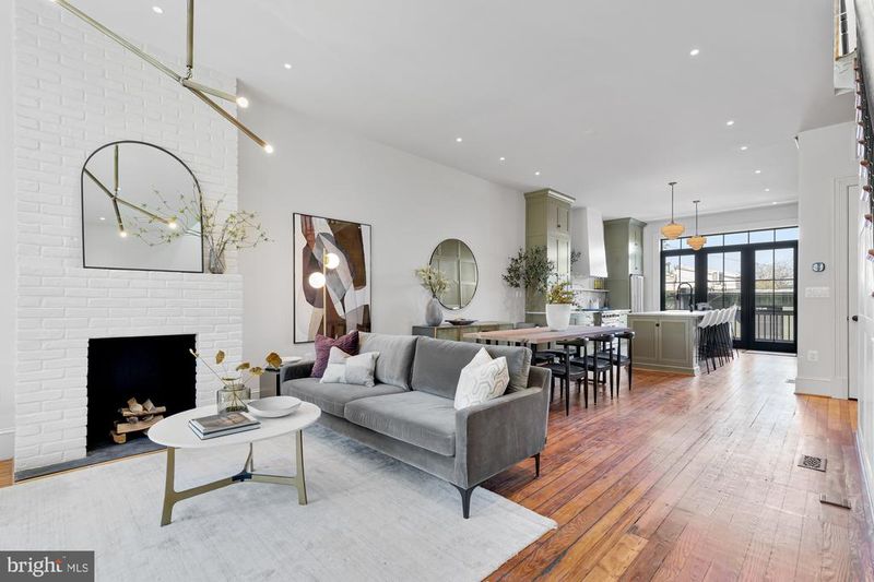 306 D St NE, Washington, DC 20002