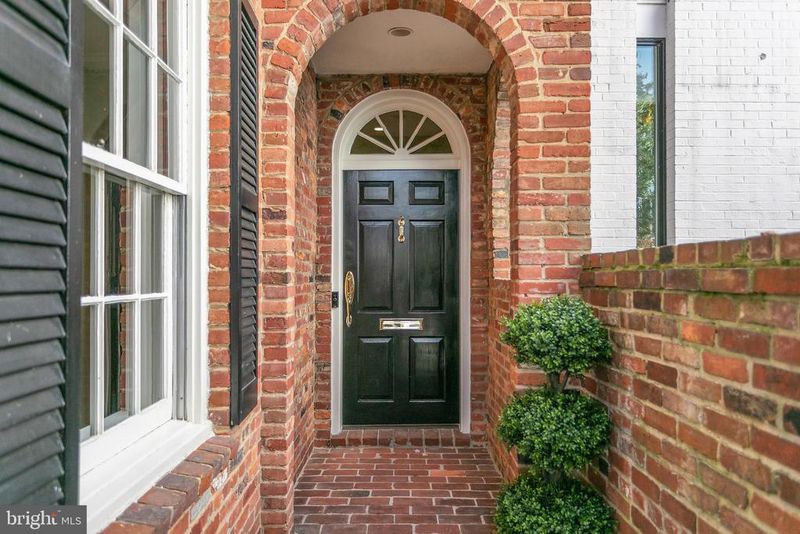 1348 28th St NW, Washington, DC 20007