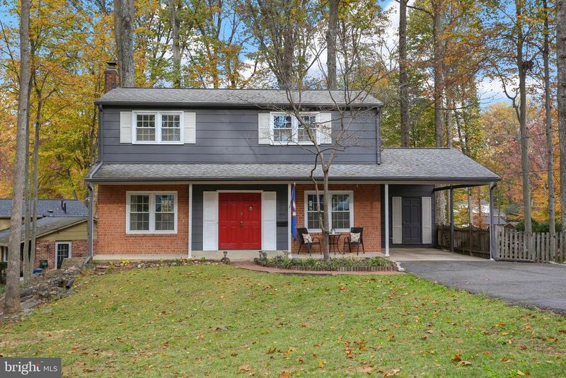 4848 Red Fox Dr, Annandale, VA 22003