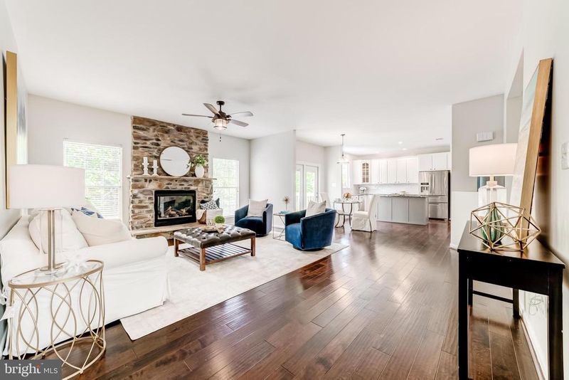20590 Coppersmith Dr, Ashburn, VA 20147