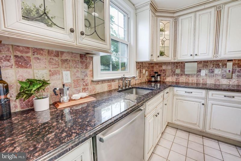 1408 Foxhall Rd NW, Washington, DC 20007