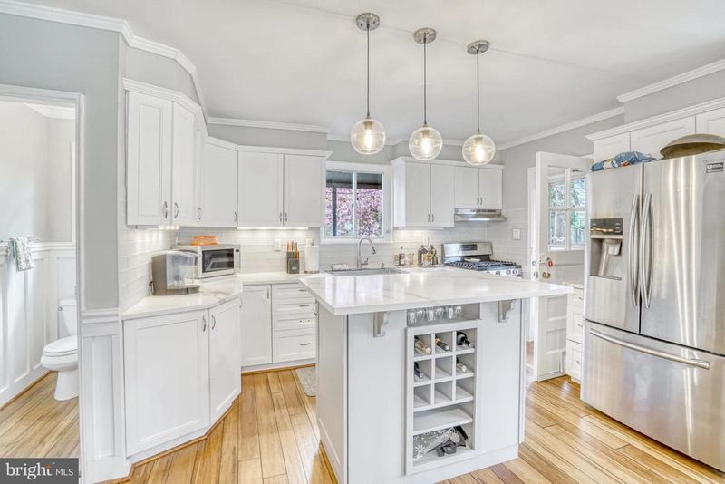 113 E Taylor Run Pw, Alexandria, VA 22314