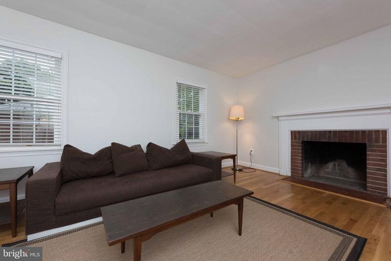 1524 N Kentucky St, Arlington, VA 22205