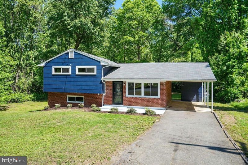 18901 Barnette Cir, Triangle, VA 22172