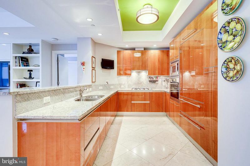 1881 N Nash St #201, Arlington, VA 22209