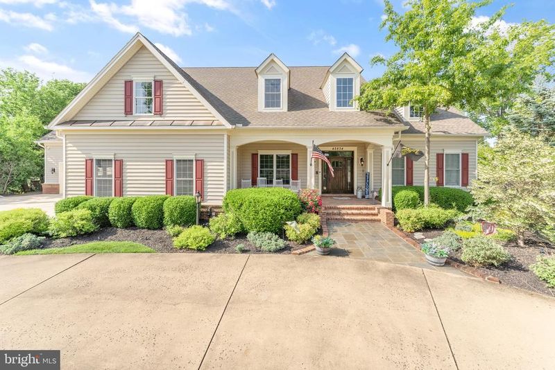 42834 Waxpool Rd, Ashburn, VA 20148