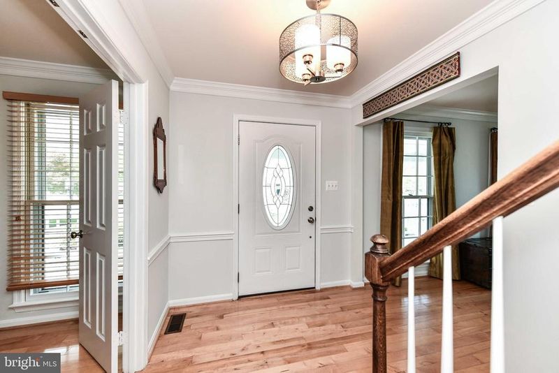 45 Whittingham Cir, Sterling, VA 20165