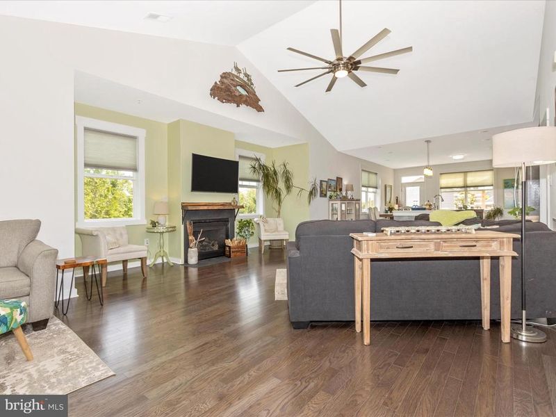 616 Gillespie Dr, Frederick, MD 21702