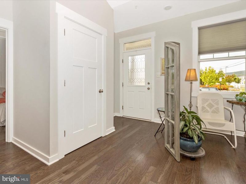 616 Gillespie Dr, Frederick, MD 21702