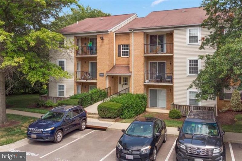 18334 Streamside Dr #304, Gaithersburg, MD 20879