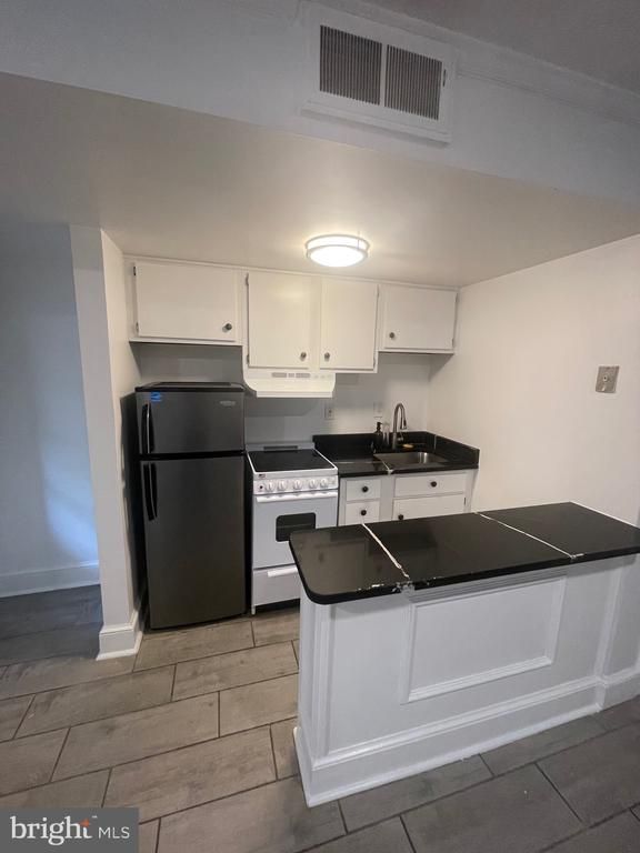 322 C St SE #B, Washington, DC 20003