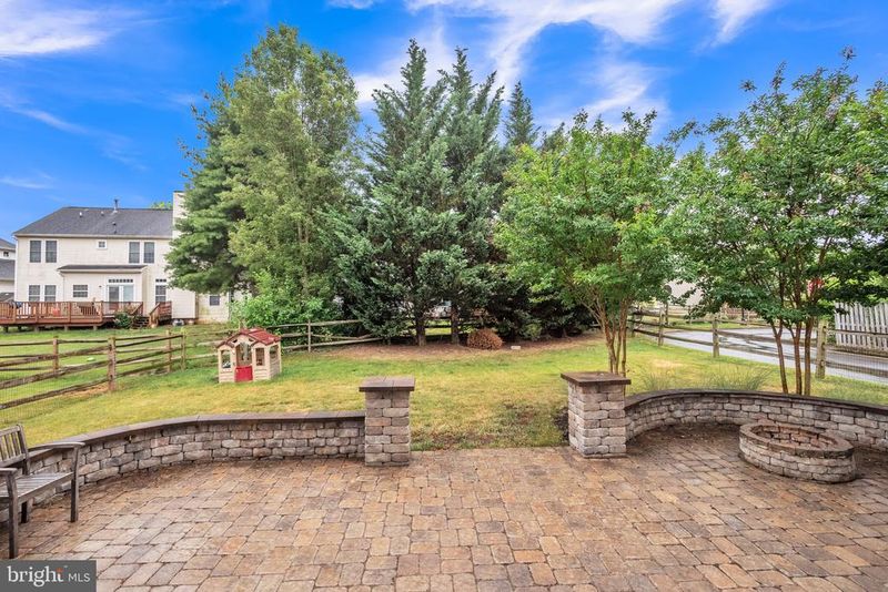 1672 Wheyfield Dr, Frederick, MD 21701