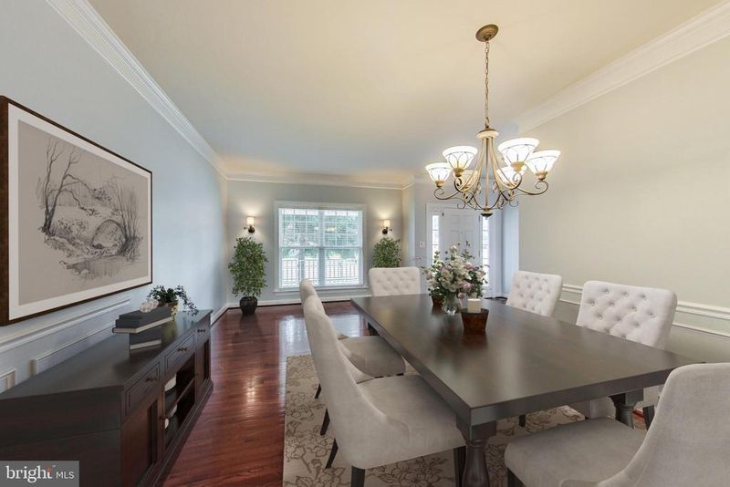18542 Quantico Gateway Dr, Triangle, VA 22172