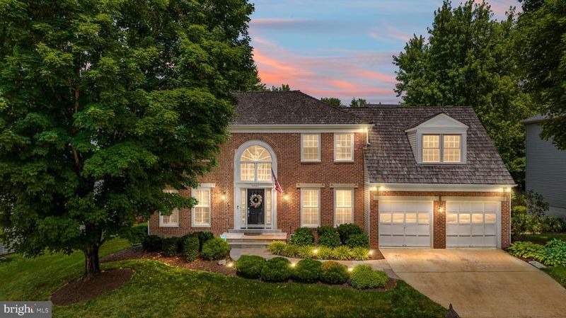 6807 Compton Heights Cir, Clifton, VA 20124