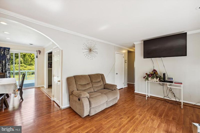 6818 Cipriano Rd, Lanham, MD 20706