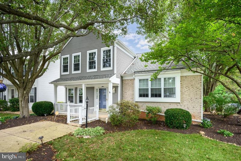 67 Mcpherson Cir, Sterling, VA 20165