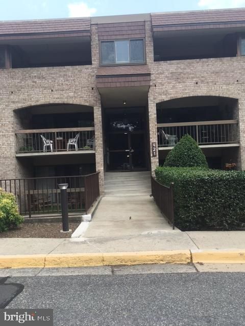 421 Christopher Ave #8, Gaithersburg, MD 20879