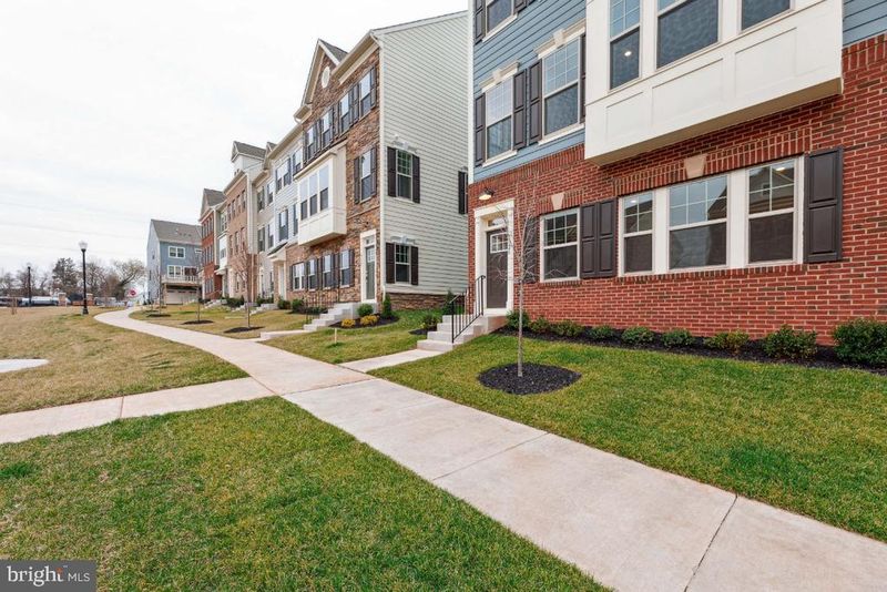 9326 Barnes Loop, Manassas, VA 20110