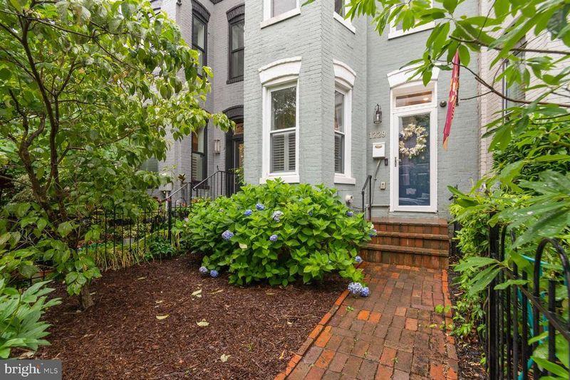 1229 I St NE, Washington, DC 20002