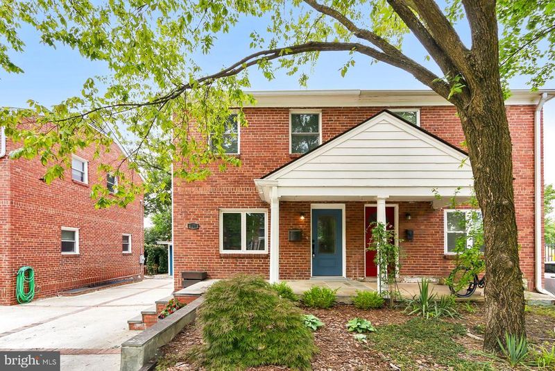 708 S Orme St S, Arlington, VA 22204