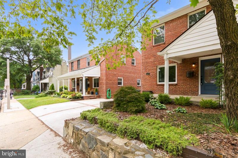 708 S Orme St S, Arlington, VA 22204
