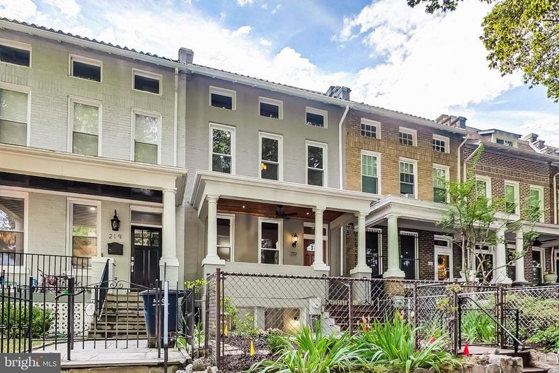 217 14th St SE, Washington, DC 20003